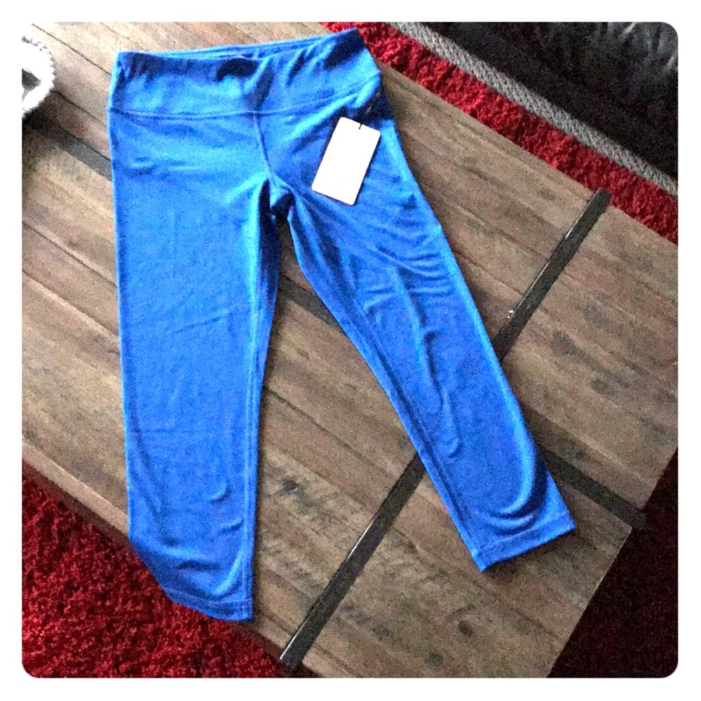 NWT Yogalicious yoga pant size M - blue